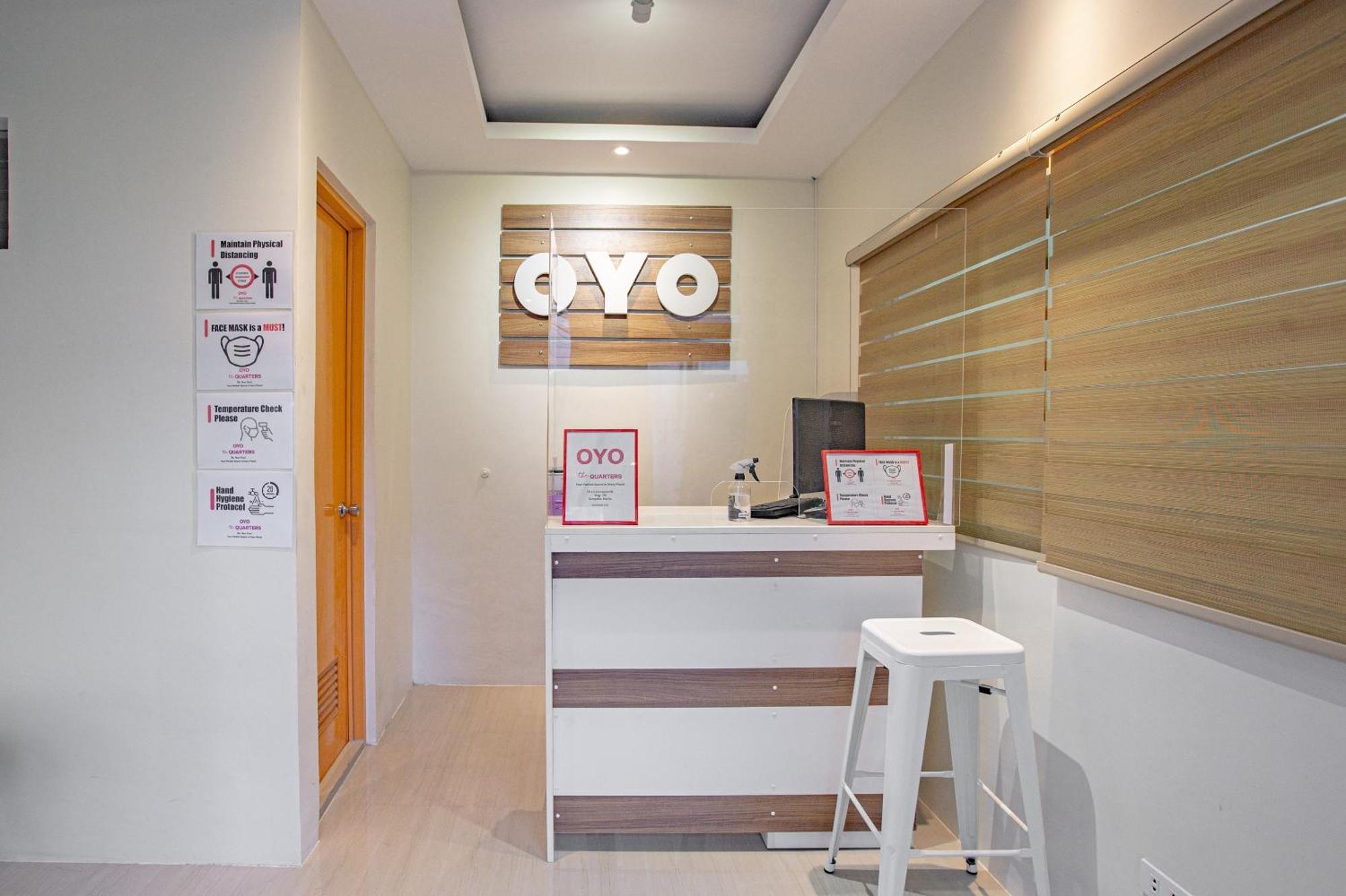 Oyo 605 The Quarters Hotel Manila Exterior foto